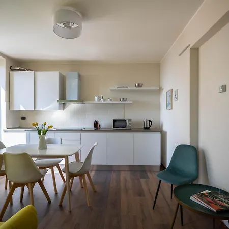 Lario's - 10 Suites On Lake Apartment *