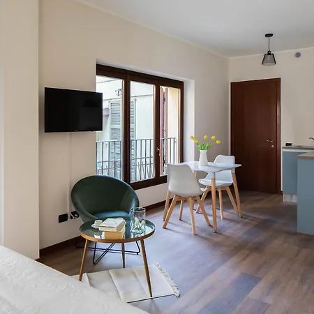 Apartment Lario's - 10 Suites On Lake Acquaseria