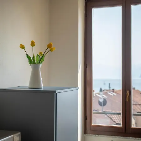 Apartment Lario's - 10 Suites On Lake Acquaseria