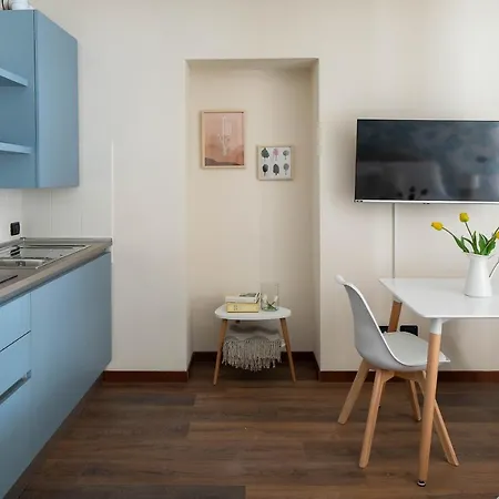 Lario's - 10 Suites On Lake Apartment *