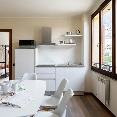 Lario's - 10 Suites On Lake Apartment
