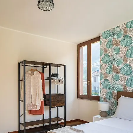 Lario's - 10 Suites On Lake Acquaseria