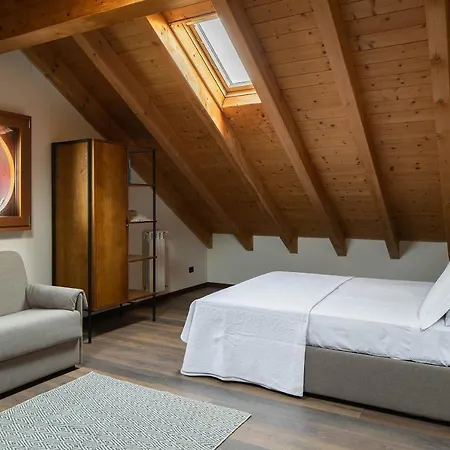 Apartment Lario's - 10 Suites On Lake Acquaseria