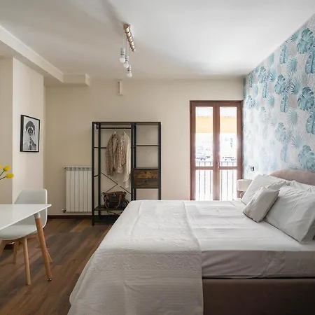 Lario's - 10 Suites On Lake Apartment *