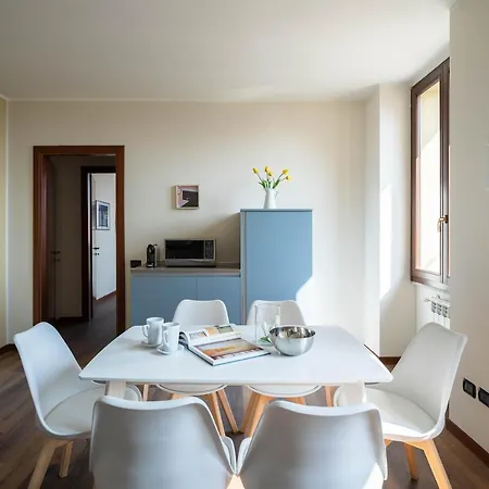 Apartment Lario's - 10 Suites On Lake Acquaseria