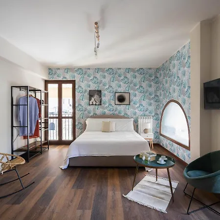 Lario's - 10 Suites On Lake *