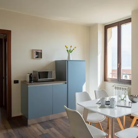 Lario's - 10 Suites On Lake Acquaseria