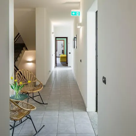 Lario's - 10 Suites On Lake Apartment *